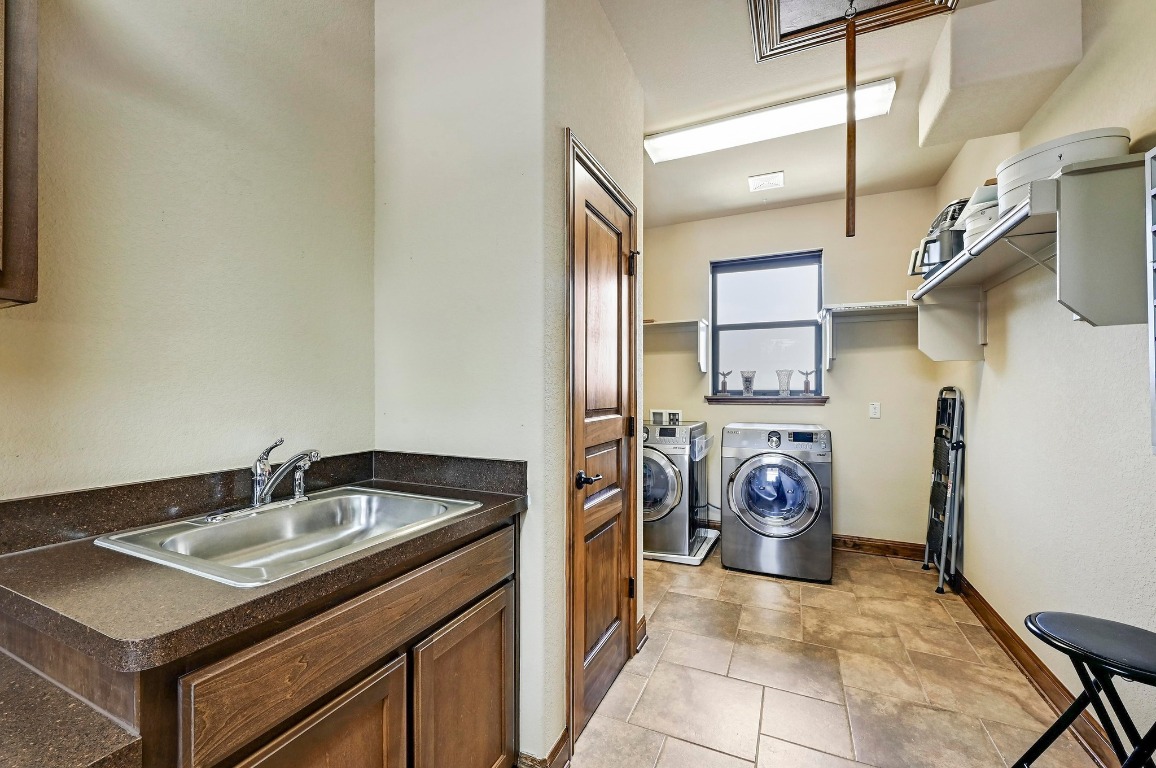 Lago Vista, Texas, 78645, United States, 3 Bedrooms Bedrooms, ,4 BathroomsBathrooms,Residential,For Sale,1828284