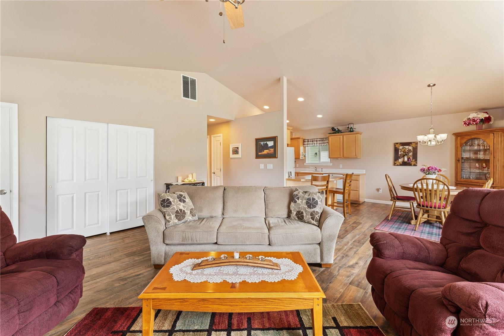 18 FRONTAGE ROAD, PATEROS, Washington, 98846, United States, 2 Bedrooms Bedrooms, ,2 BathroomsBathrooms,Residential,For Sale,18 FRONTAGE ROAD,1614133