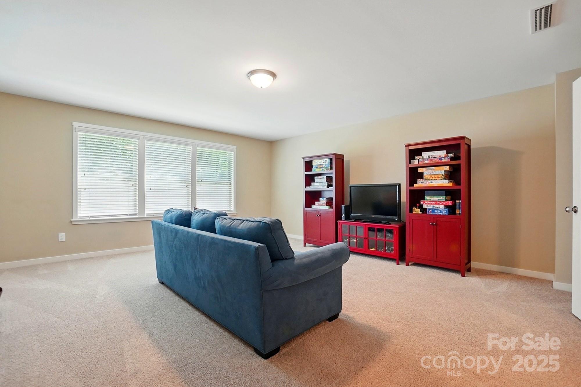 Fort Mill, South Carolina, 29707, United States, 5 Bedrooms Bedrooms, ,4 BathroomsBathrooms,Residential,For Sale,1840064