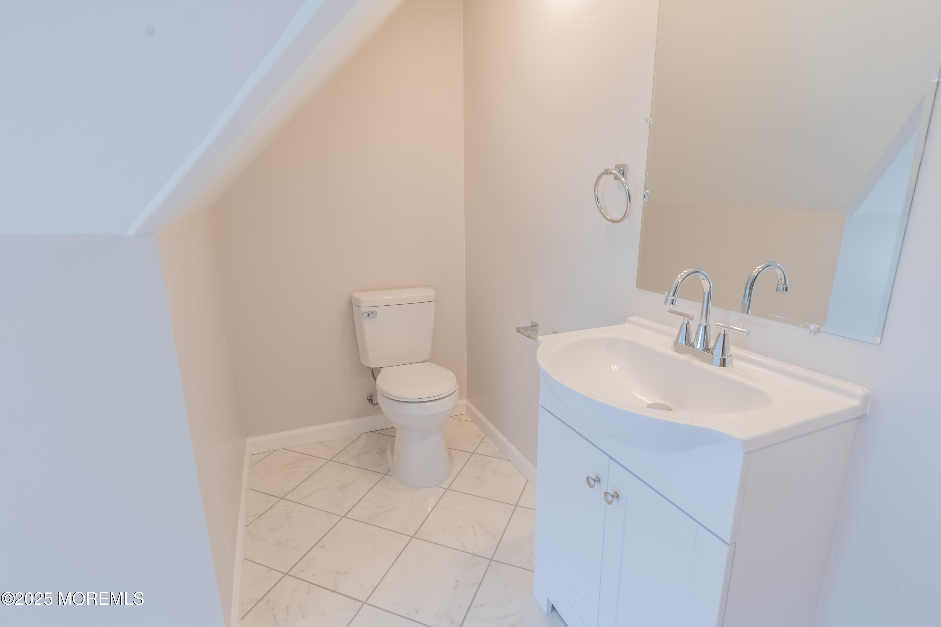Englishtown, New Jersey, 07726, United States, 6 Bedrooms Bedrooms, ,4 BathroomsBathrooms,Residential,For Sale,1908199