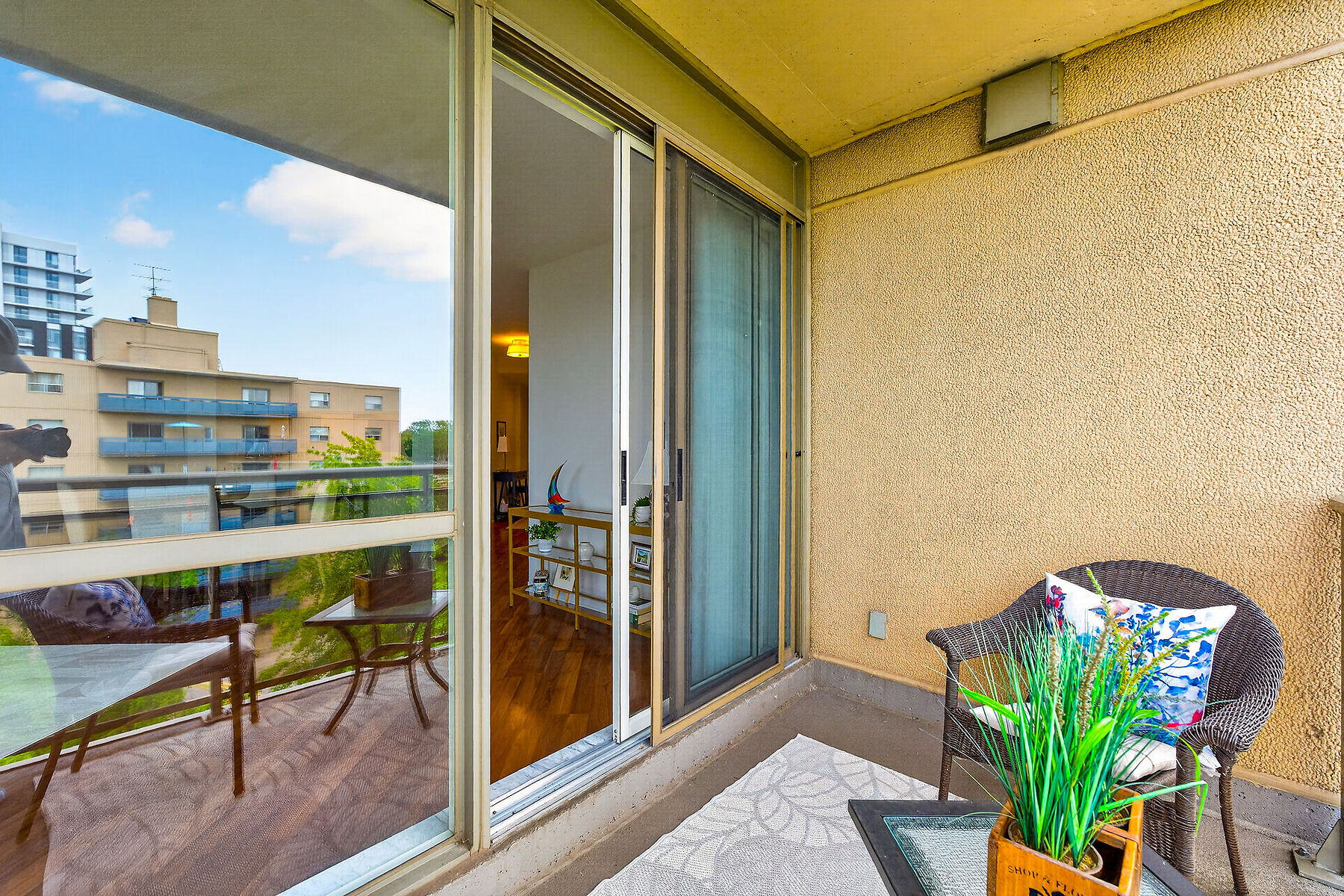  Desirable Waterfront Condo - 物件實景