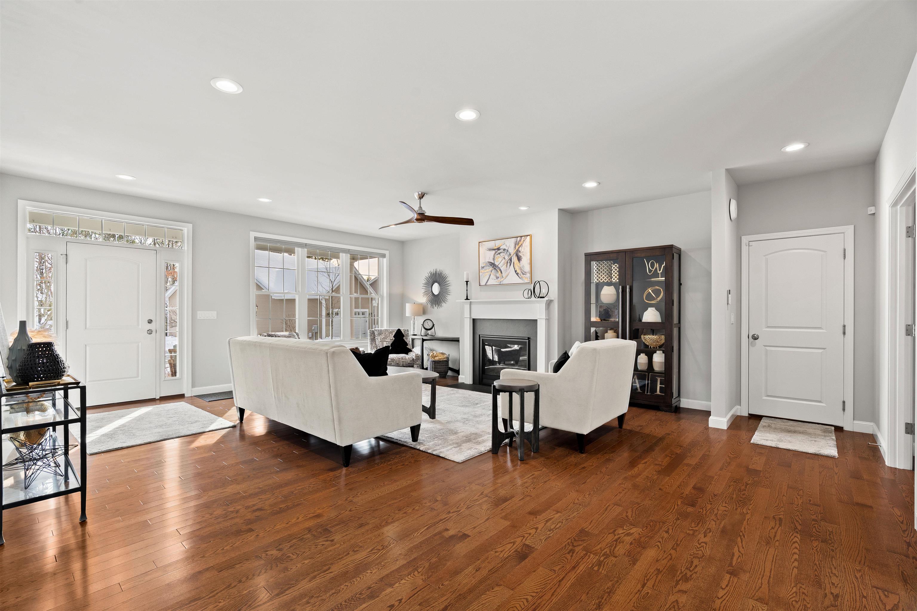 Manchester, New Hampshire, 03102, United States, 3 Bedrooms Bedrooms, ,3 BathroomsBathrooms,Residential,For Sale,2003193