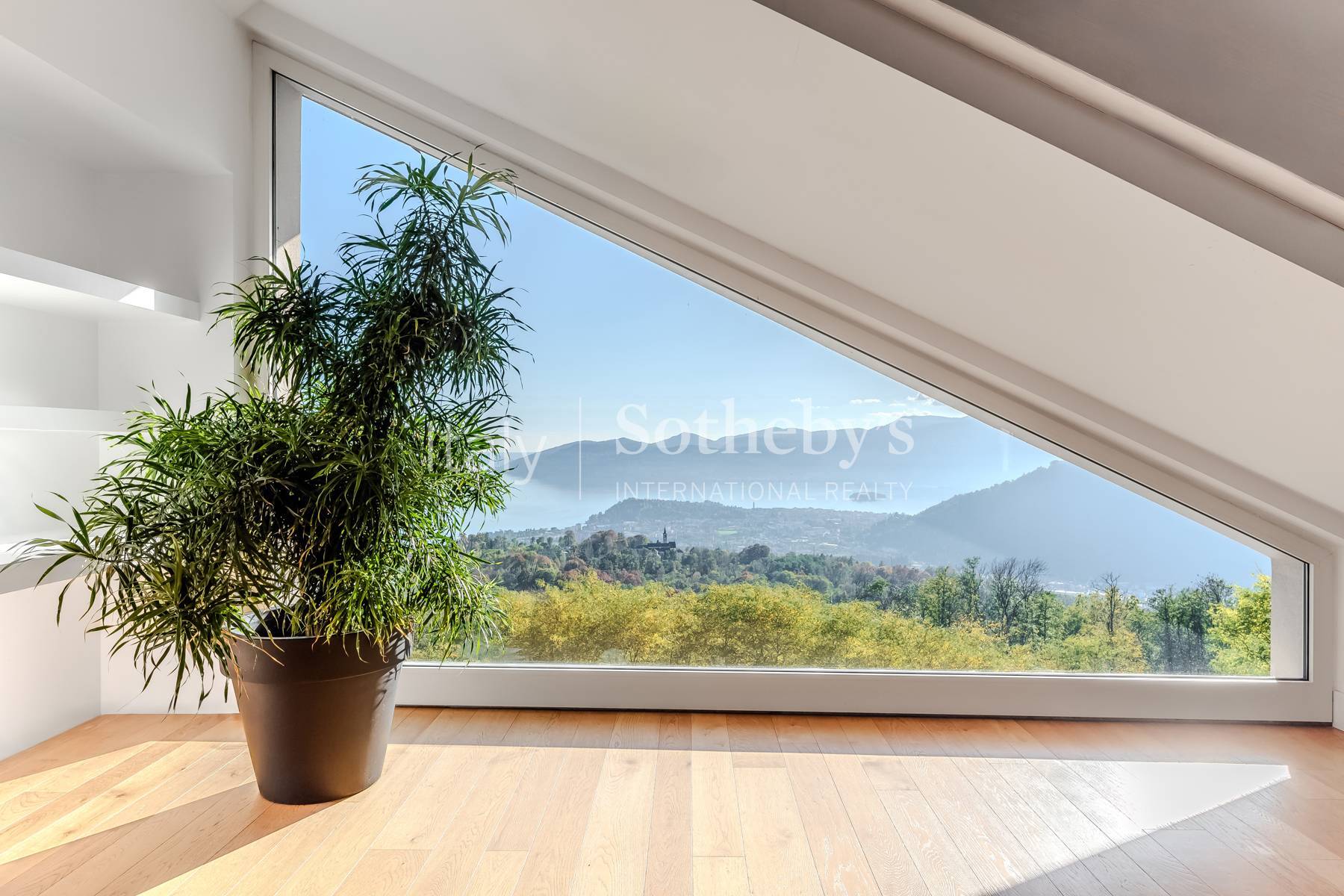  Exclusive modern villa with panoramic lake views and spa - 物件實景