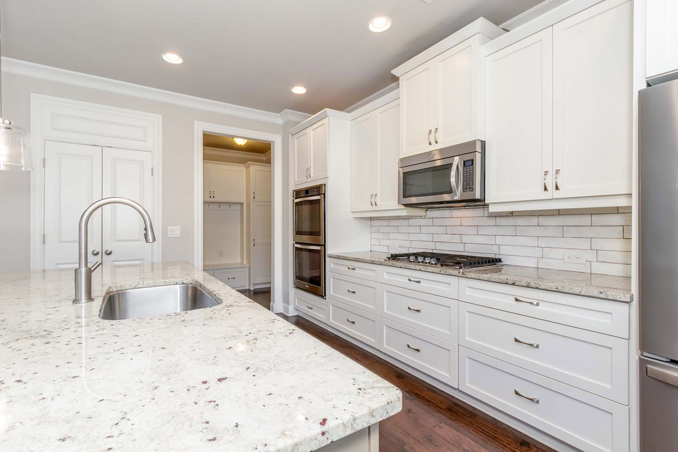  Four-Bedroom Brick Corner Lot in Jamestown - 物件實景