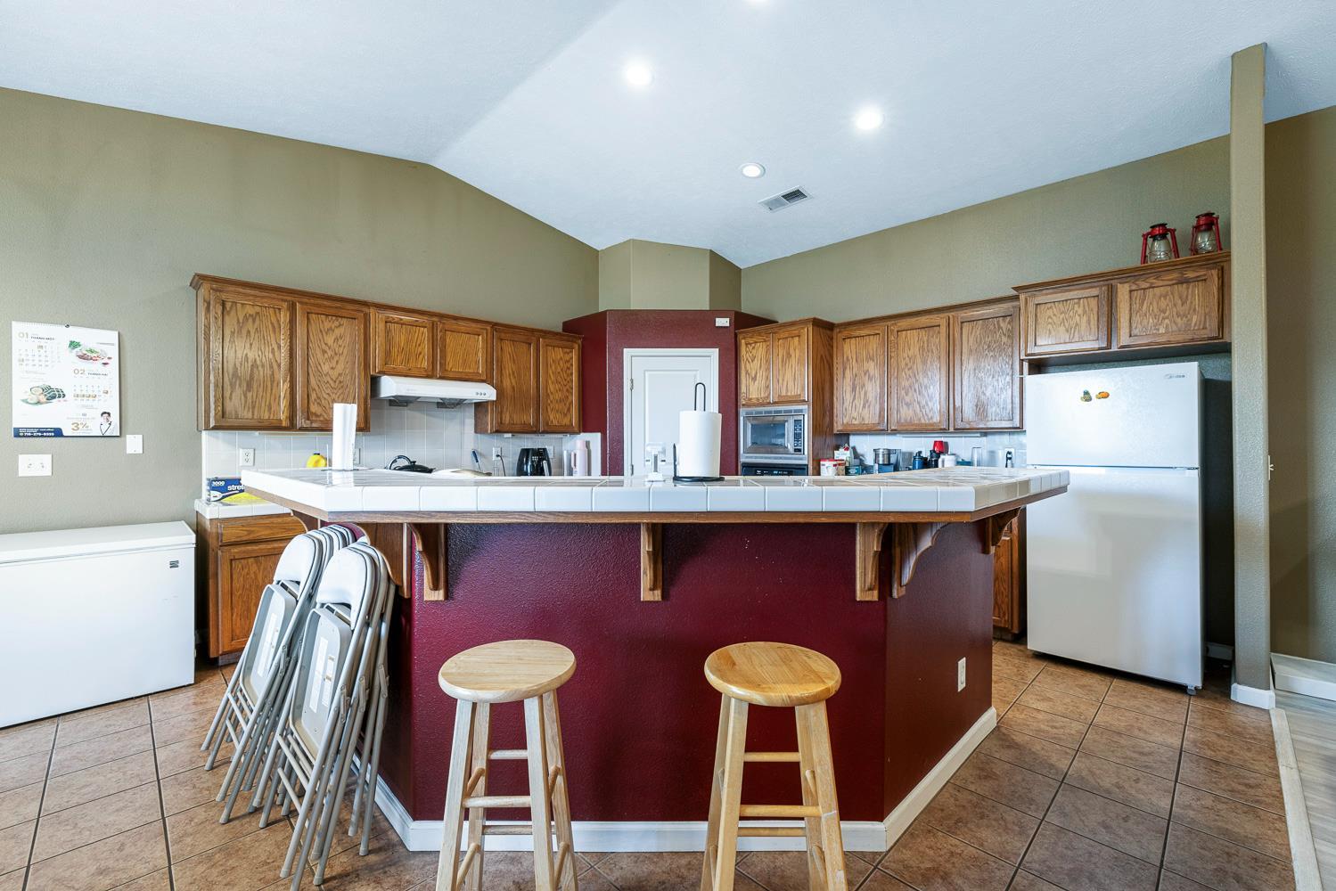 Fresno, California, 93727, United States, 4 Bedrooms Bedrooms, ,2 BathroomsBathrooms,Residential,For Sale,2008580