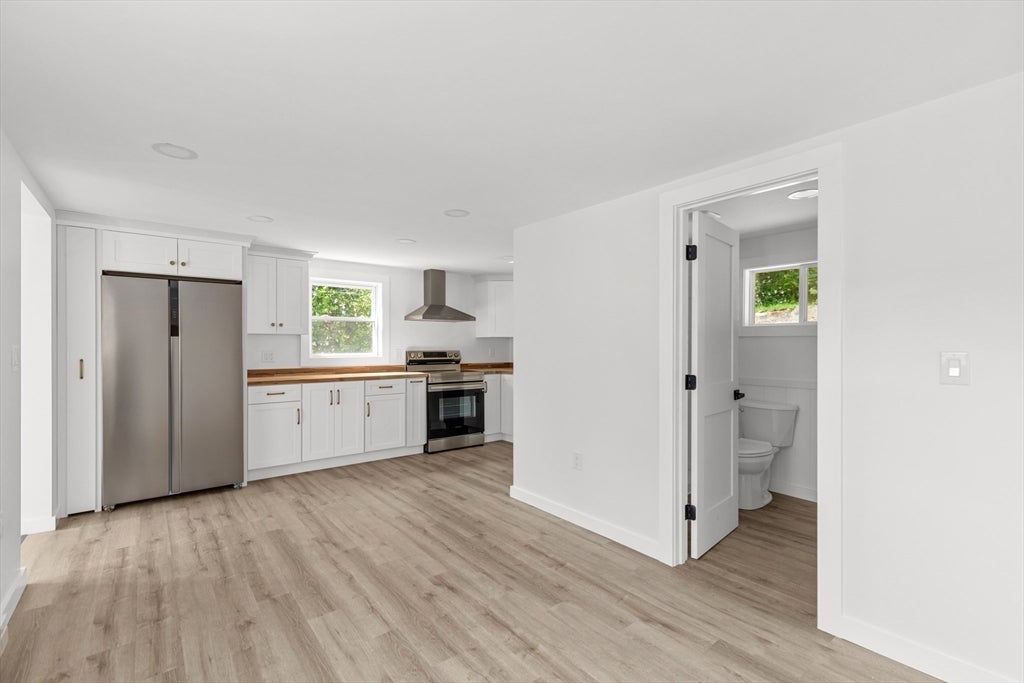 Plymouth, Massachusetts, 02360, United States, 4 Bedrooms Bedrooms, ,4 BathroomsBathrooms,Residential,For Sale,1981887