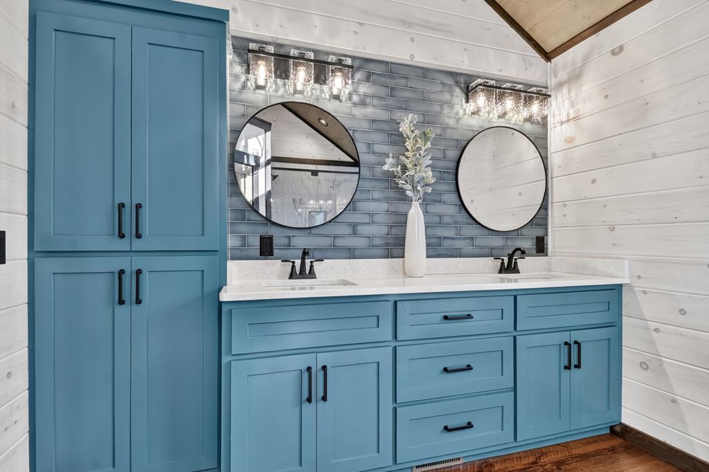 Mineral Bluff, Georgia, 30559, United States, 4 Bedrooms Bedrooms, ,4 BathroomsBathrooms,Residential,For Sale,2010498