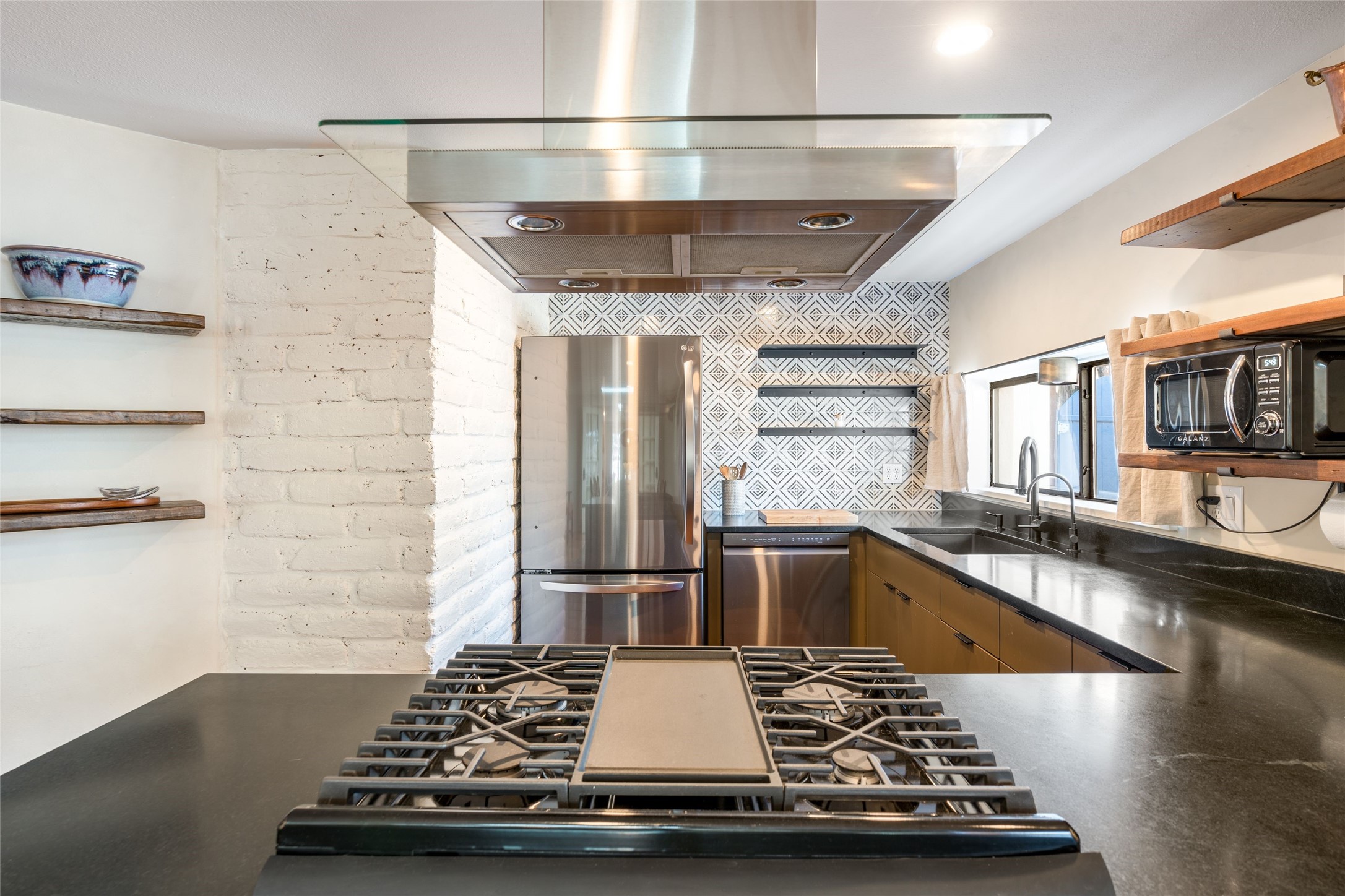  1402 Bishops Lodge Road #A - 物件實景