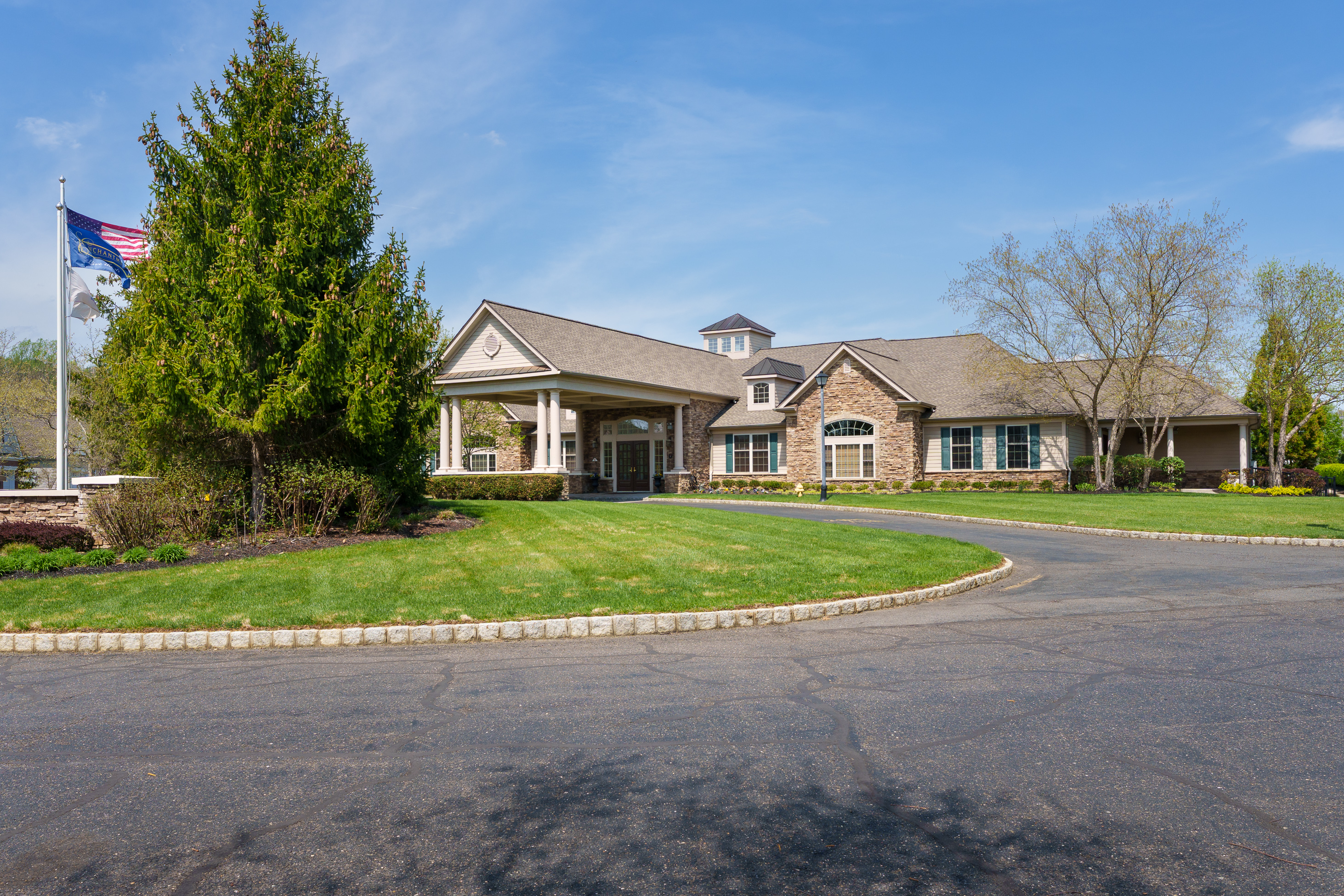  Classic Details, Open Design, and Thoughtful Finishes Throughout - 物件實景