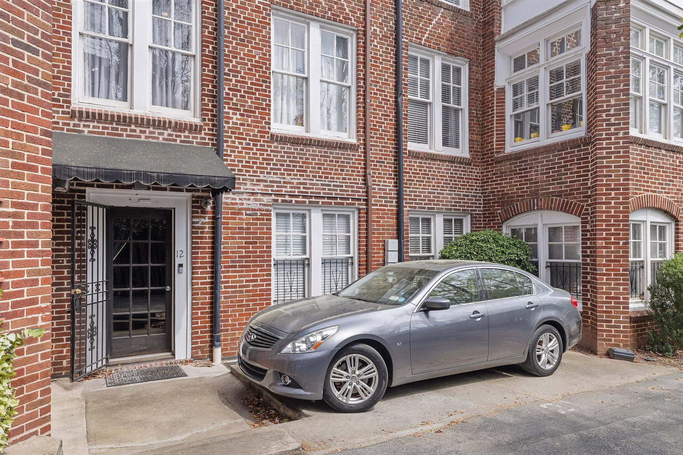  One-of-a-Kind, Historic, Midtown Mid-Rise - 物件實景