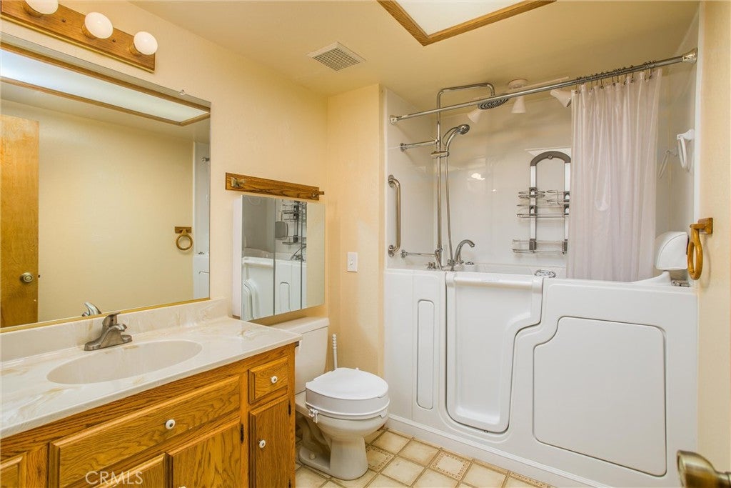 Crestline, California, 92325, United States, 3 Bedrooms Bedrooms, ,4 BathroomsBathrooms,Residential,For Sale,1836283