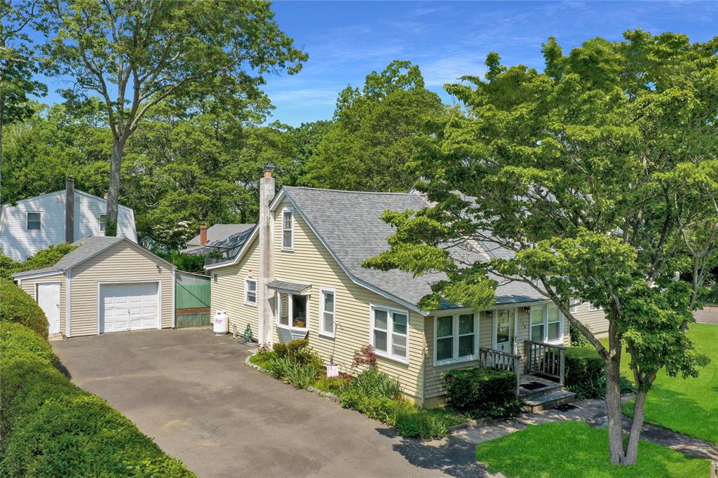 Mastic Beach, New York, 11951, United States, 5 Bedrooms Bedrooms, ,3 BathroomsBathrooms,Residential,For Sale,1974757