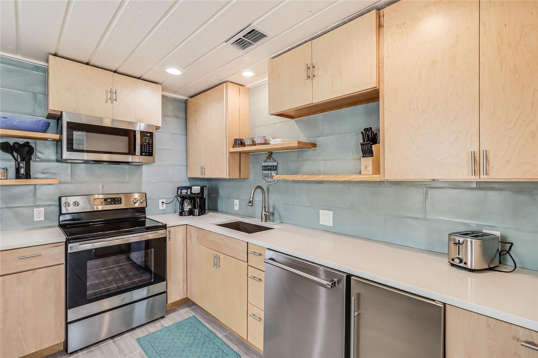 Port Aransas, Texas, 78373, United States, 3 Bedrooms Bedrooms, ,2 BathroomsBathrooms,Residential,For Sale,1877557