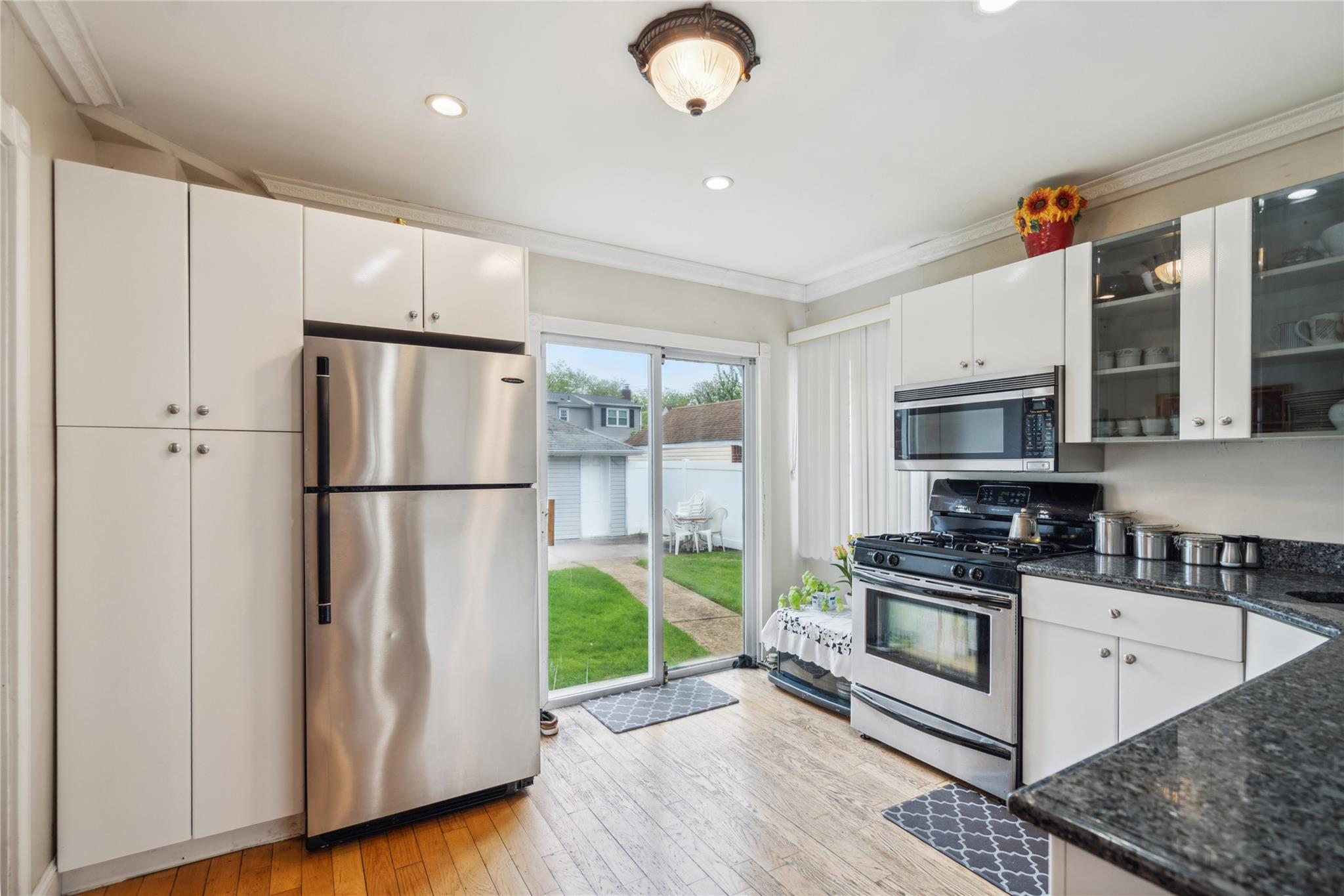 New Hyde Park, New York, 11040, United States, 3 Bedrooms Bedrooms, ,3 BathroomsBathrooms,Residential,For Sale,1804080