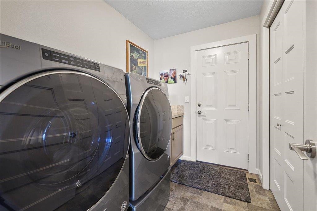 Spokane, Washington, 99217, United States, 3 Bedrooms Bedrooms, ,2 BathroomsBathrooms,Residential,For Sale,1955840