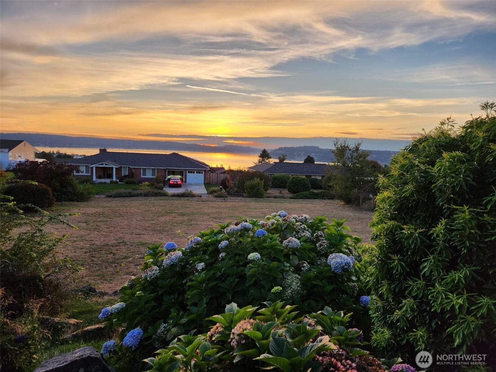 Tacoma, Washington, 98465, United States, 3 Bedrooms Bedrooms, ,2 BathroomsBathrooms,Residential,For Sale,1829131