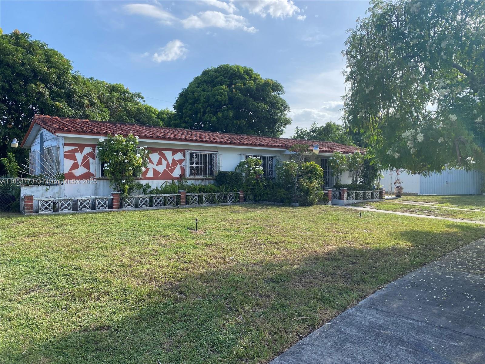 Miami, Florida, 33144, United States, 3 Bedrooms Bedrooms, ,2 BathroomsBathrooms,Residential,For Sale,1988627