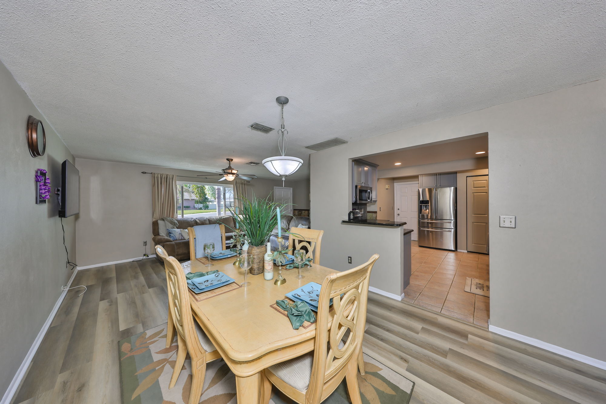 Seminole, Florida, 33772, United States, 4 Bedrooms Bedrooms, ,2 BathroomsBathrooms,Residential,For Sale,2013302