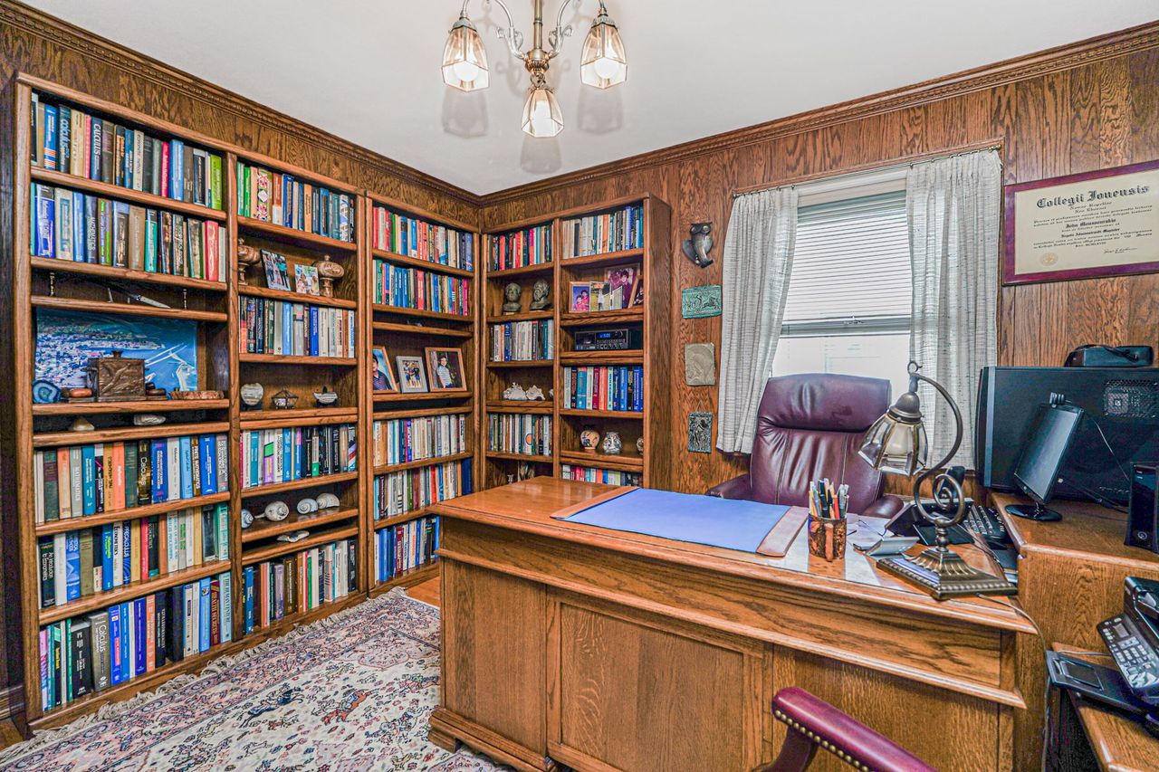 Staten Island, New York, 10302, United States, 5 Bedrooms Bedrooms, ,2 BathroomsBathrooms,Residential,For Sale,1914659