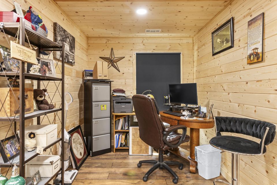 Versailles, Kentucky, 40383, United States, 3 Bedrooms Bedrooms, ,2 BathroomsBathrooms,Residential,For Sale,1976488