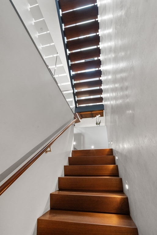 Boston, Massachusetts, 02115, United States, 2 Bedrooms Bedrooms, ,3 BathroomsBathrooms,Residential,For Sale,1818698