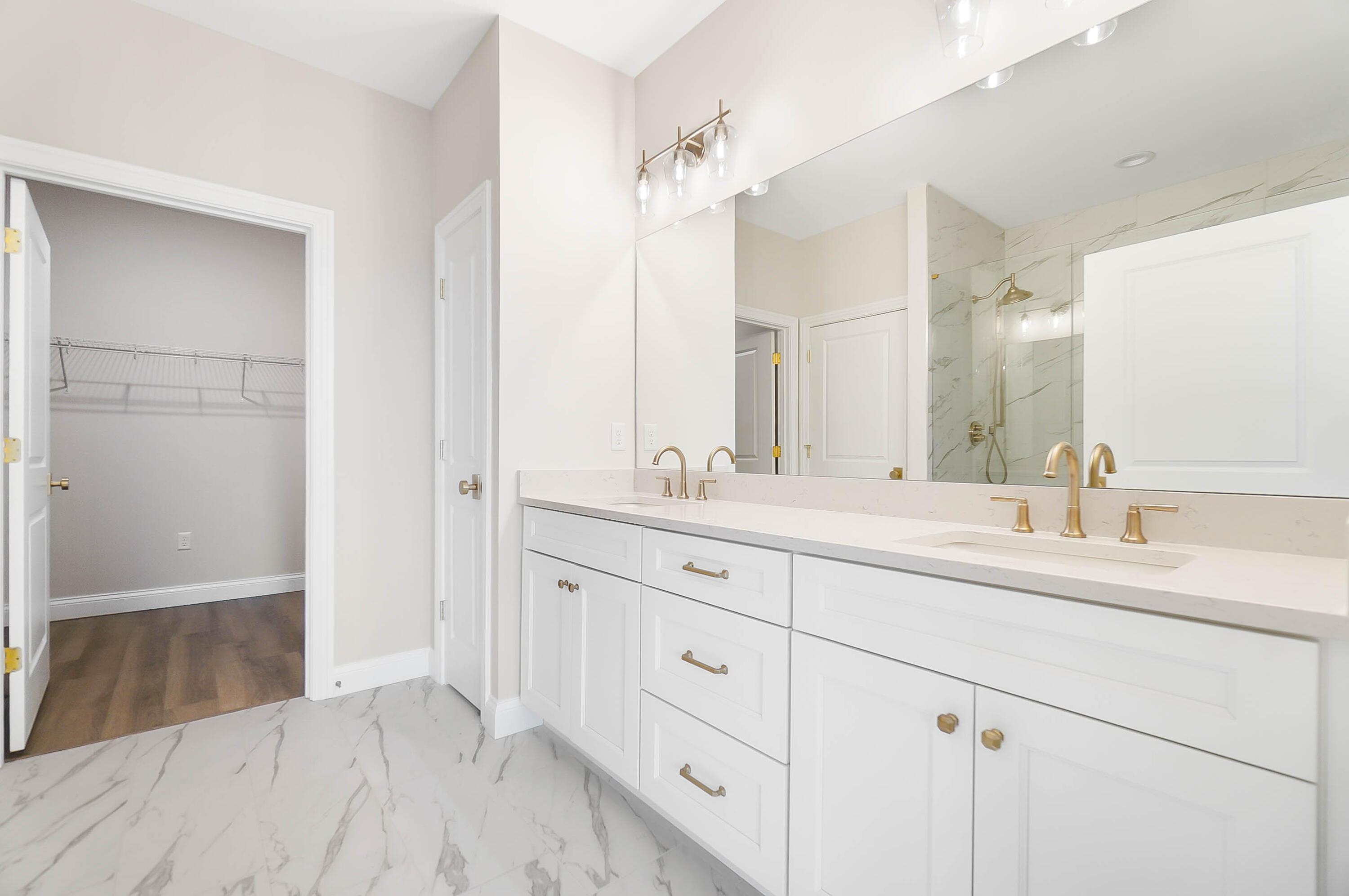Newport, Kentucky, 41071, United States, 3 Bedrooms Bedrooms, ,4 BathroomsBathrooms,Residential,For Sale,1786326