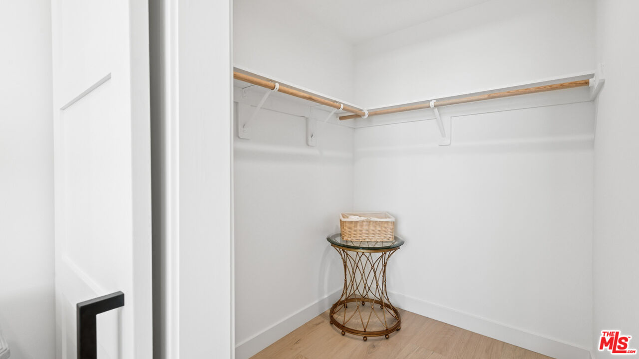 Malibu, California, 90265, United States, 2 Bedrooms Bedrooms, ,2 BathroomsBathrooms,Residential,For Sale,1896546