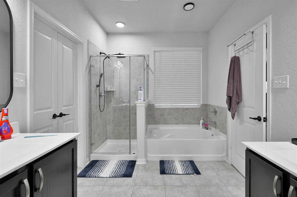 Montgomery, Texas, 77316, United States, 4 Bedrooms Bedrooms, ,4 BathroomsBathrooms,Residential,For Sale,1983339