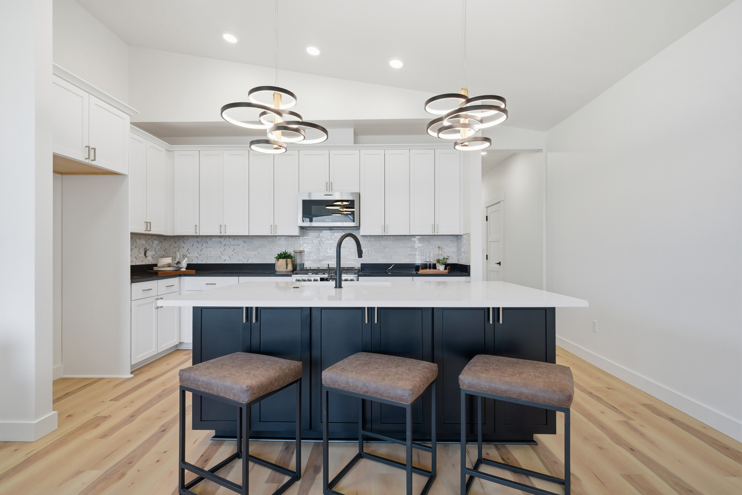 Sandpoint, Idaho, 83864, United States, 3 Bedrooms Bedrooms, ,3 BathroomsBathrooms,Residential,For Sale,1992374