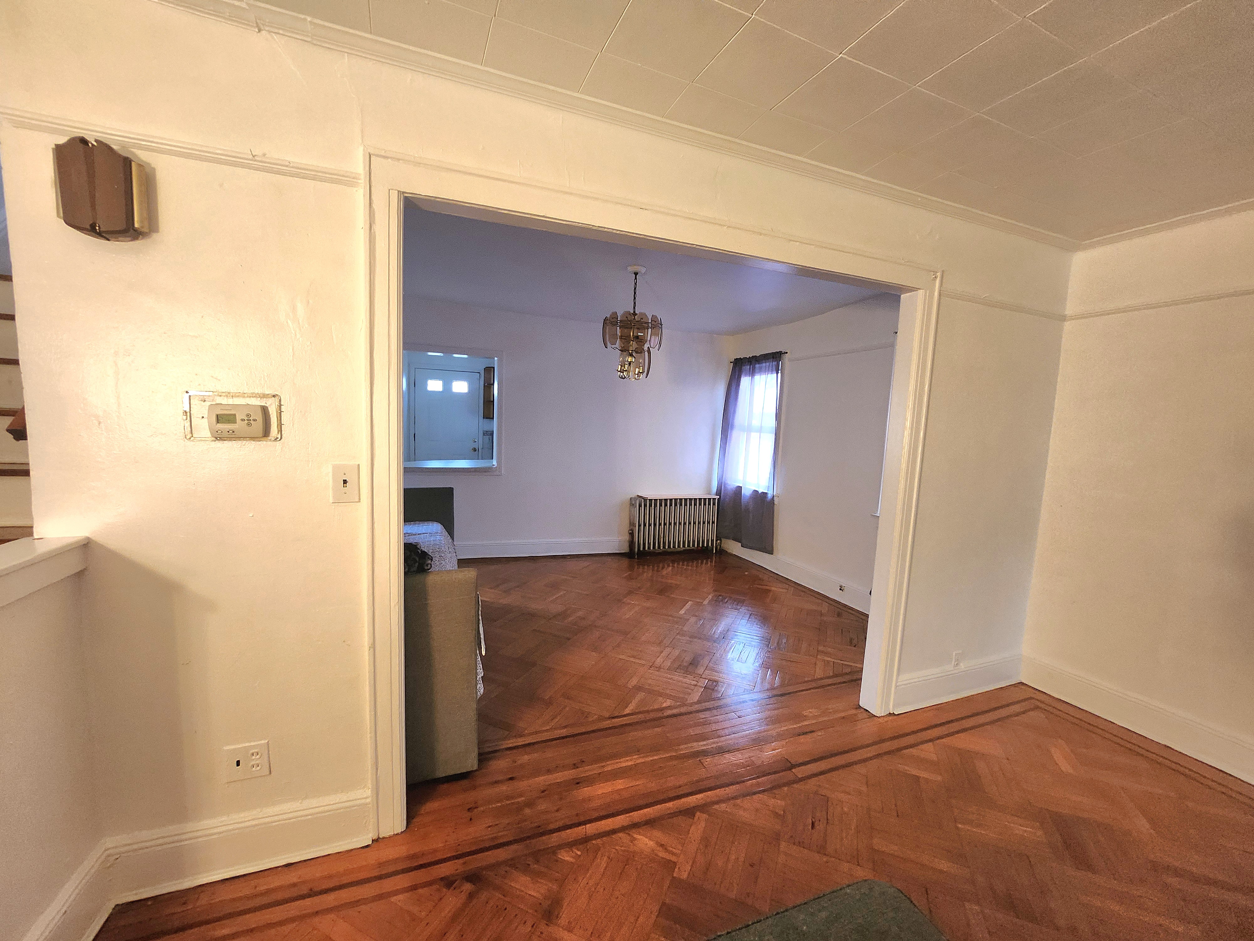 Queens Village, New York, 11428, United States, 4 Bedrooms Bedrooms, ,3 BathroomsBathrooms,Residential,For Sale,1870963