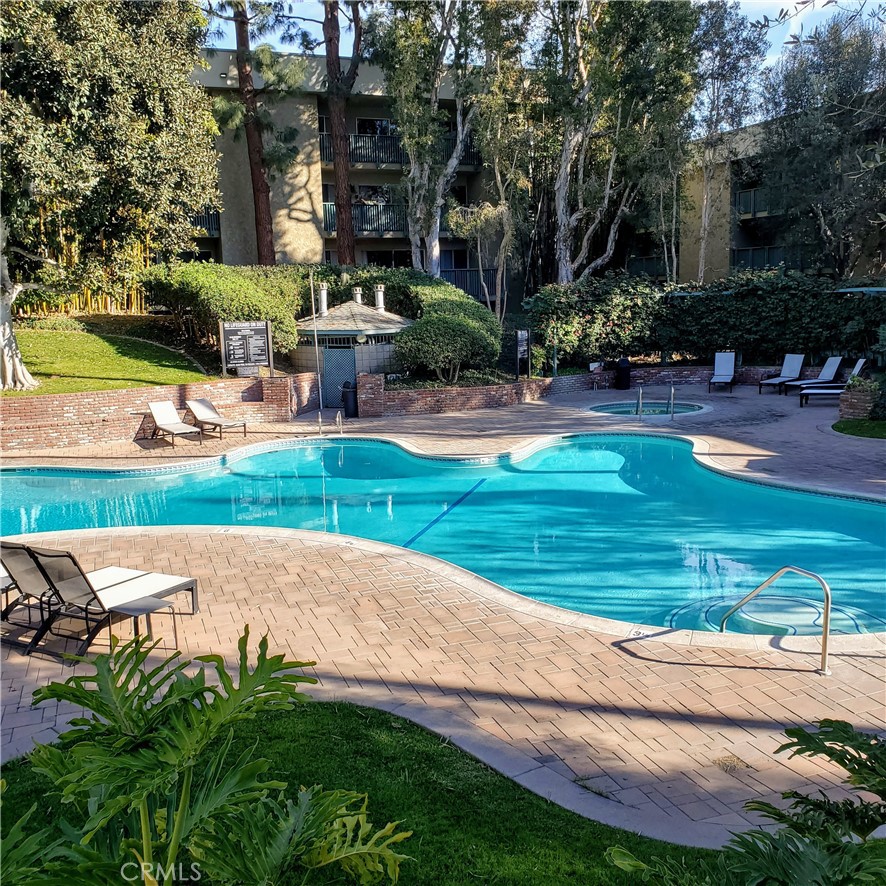 Long Beach, California, 90814, United States, 2 Bedrooms Bedrooms, ,2 BathroomsBathrooms,Residential,For Sale,1949183