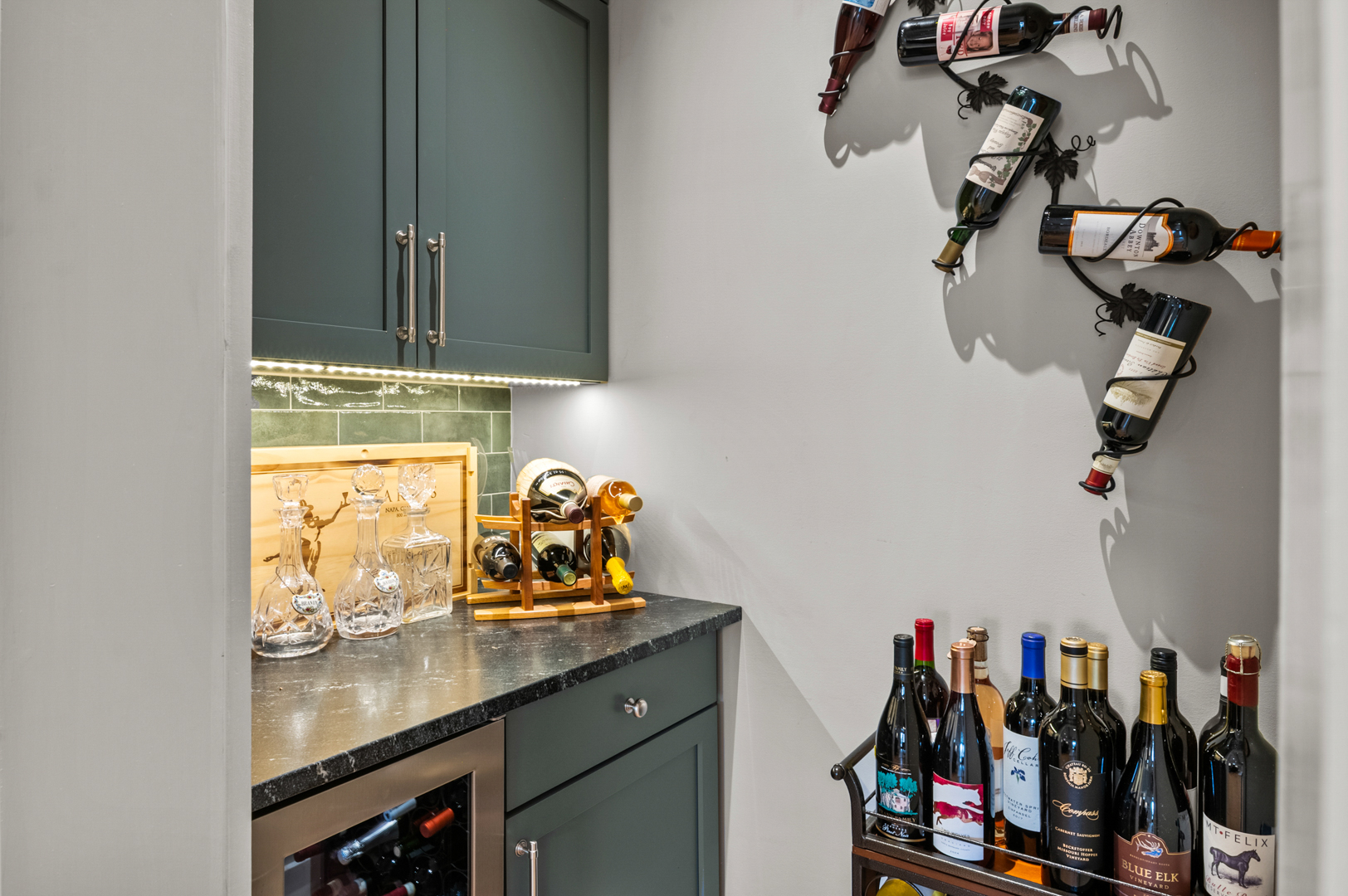 Wyomissing, Pennsylvania, 19610, United States, 3 Bedrooms Bedrooms, ,4 BathroomsBathrooms,Residential,For Sale,1985652