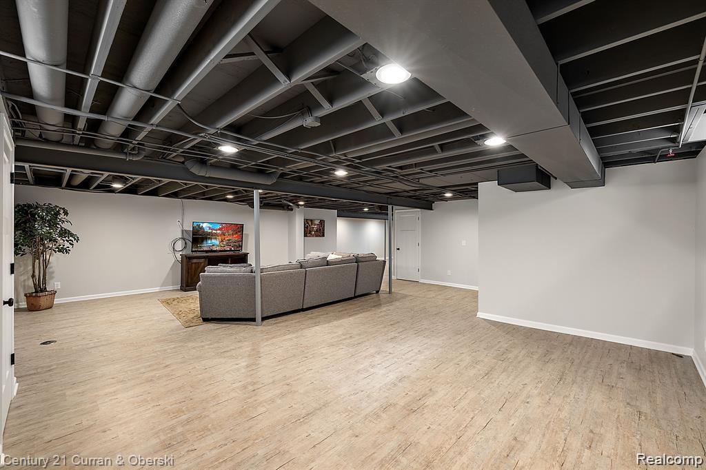 Livonia, Michigan, 48152, United States, 3 Bedrooms Bedrooms, ,3 BathroomsBathrooms,Residential,For Sale,1980110