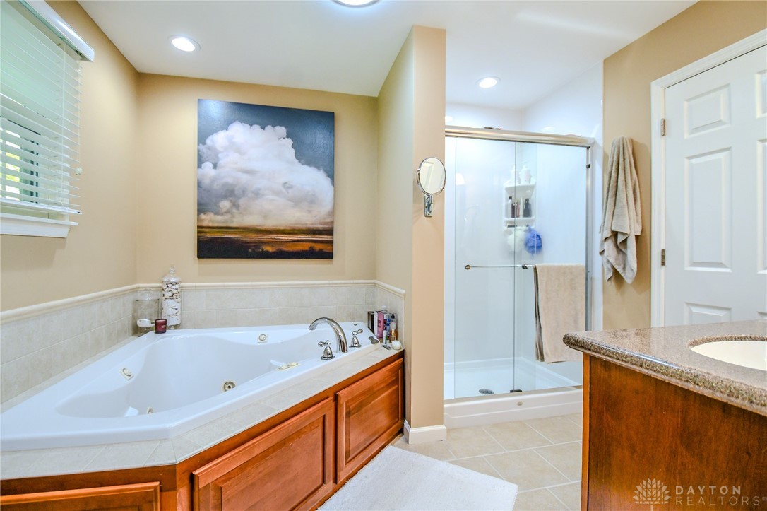 Washington Twp, Ohio, 45458, United States, 4 Bedrooms Bedrooms, ,4 BathroomsBathrooms,Residential,For Sale,1987558