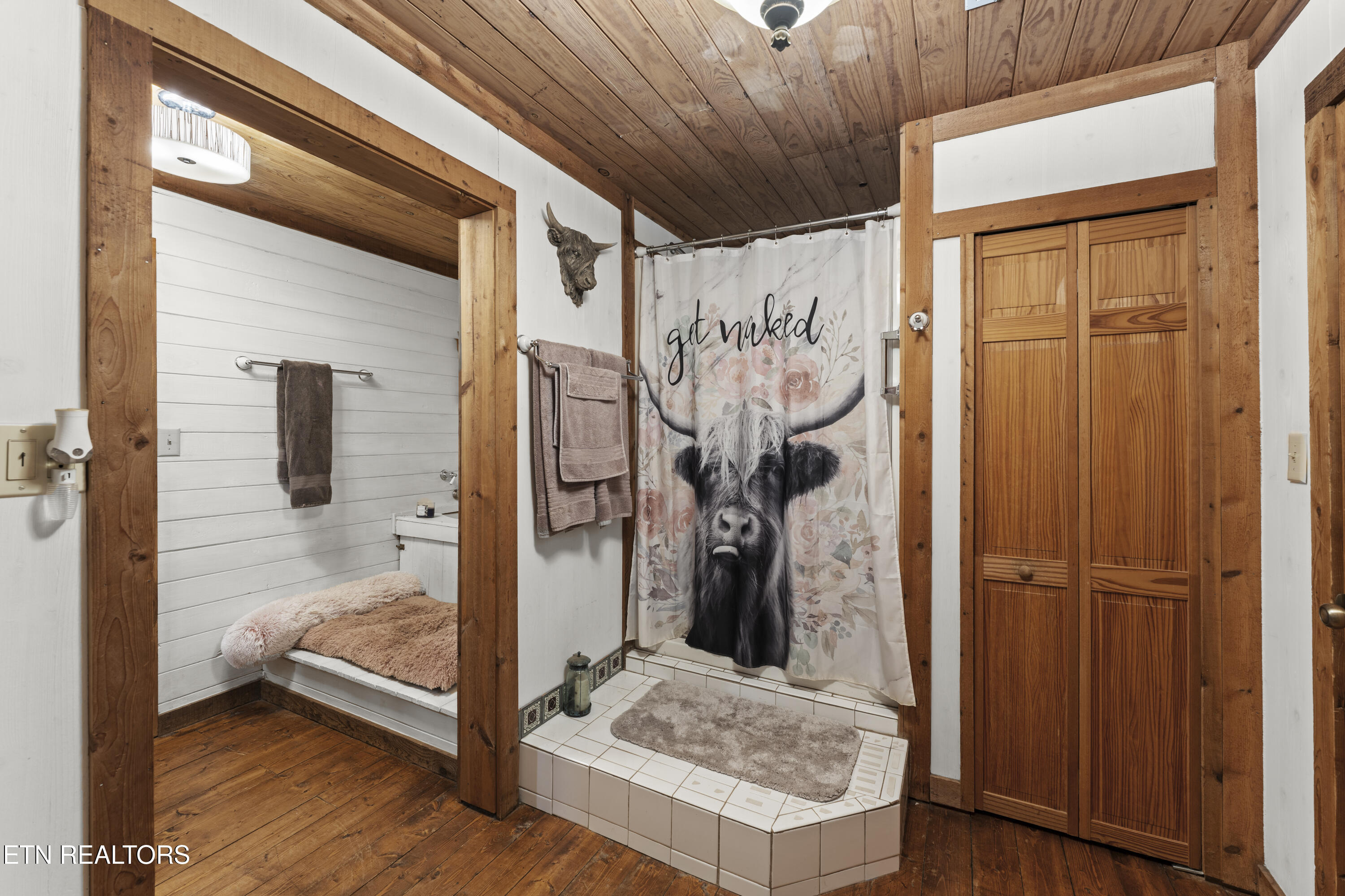 Knoxville, Tennessee, 37922, United States, 4 Bedrooms Bedrooms, ,4 BathroomsBathrooms,Residential,For Sale,1977894