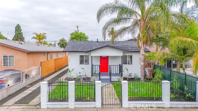 Los Angeles, California, 90003, United States, 5 Bedrooms Bedrooms, ,Residential,For Sale,1889512