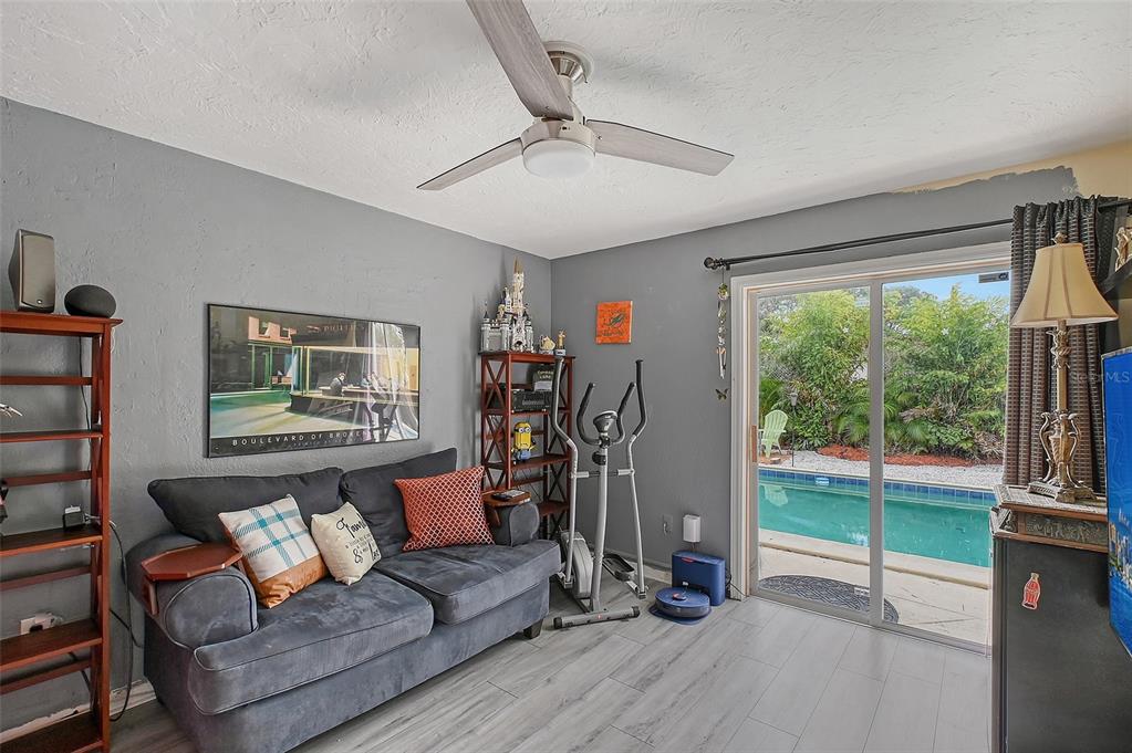Sarasota, Florida, 34239, United States, 4 Bedrooms Bedrooms, ,2 BathroomsBathrooms,Residential,For Sale,1942091