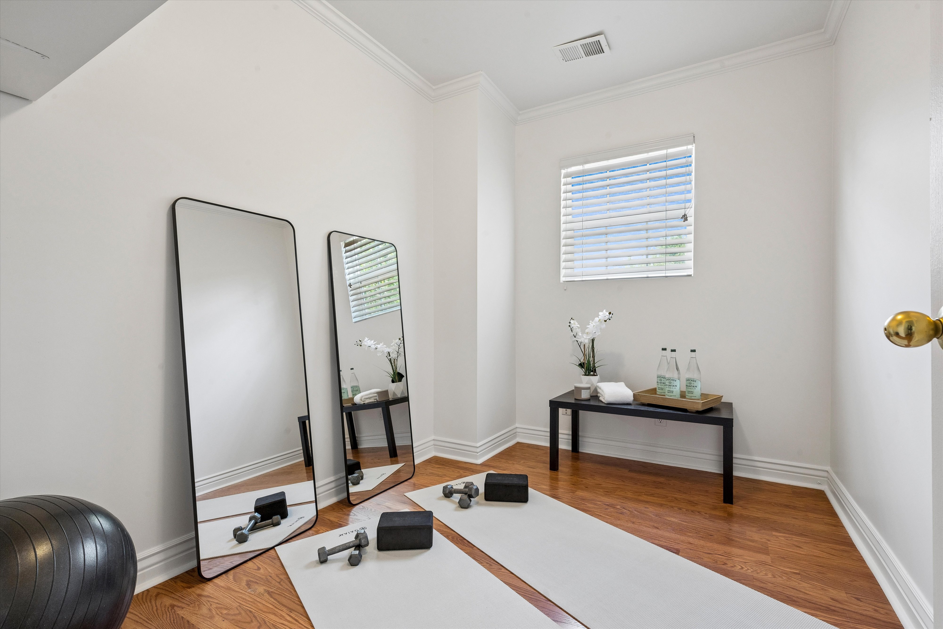  Offers an exceptional combination of space, flexibility, and convenience - 物件實景