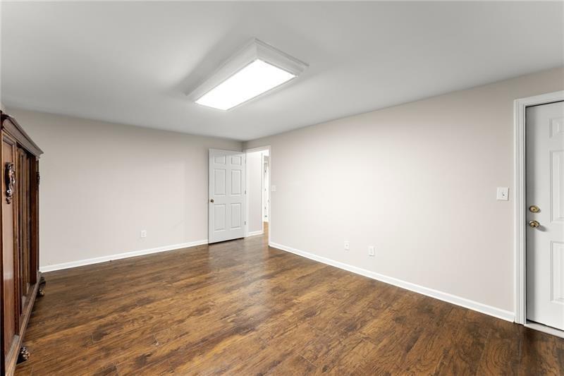 Acworth, Georgia, 30101, United States, 6 Bedrooms Bedrooms, ,4 BathroomsBathrooms,Residential,For Sale,1977927