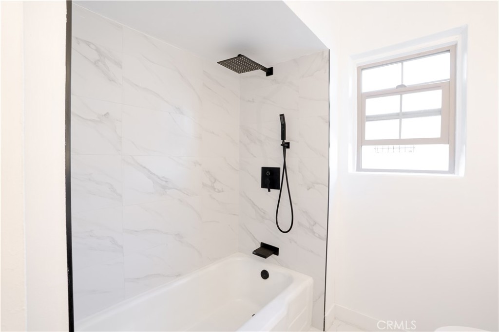 Inglewood, California, 90305, United States, 3 Bedrooms Bedrooms, ,2 BathroomsBathrooms,Residential,For Sale,1925175