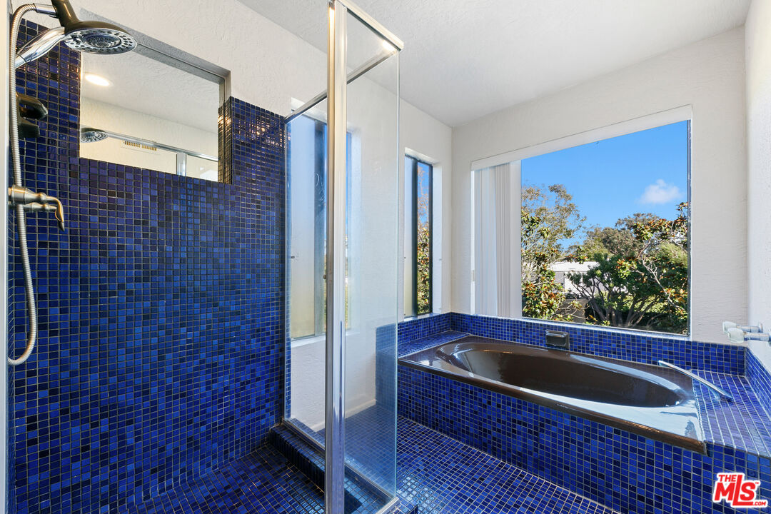 Malibu, California, 90265, United States, 3 Bedrooms Bedrooms, ,3 BathroomsBathrooms,Residential,For Sale,1949478