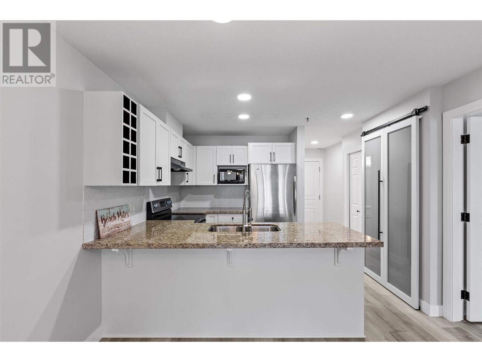KELOWNA, British Columbia, V1Y 9Z1, CA, 2 Bedrooms Bedrooms, ,2 BathroomsBathrooms,Residential,For Sale,1895664