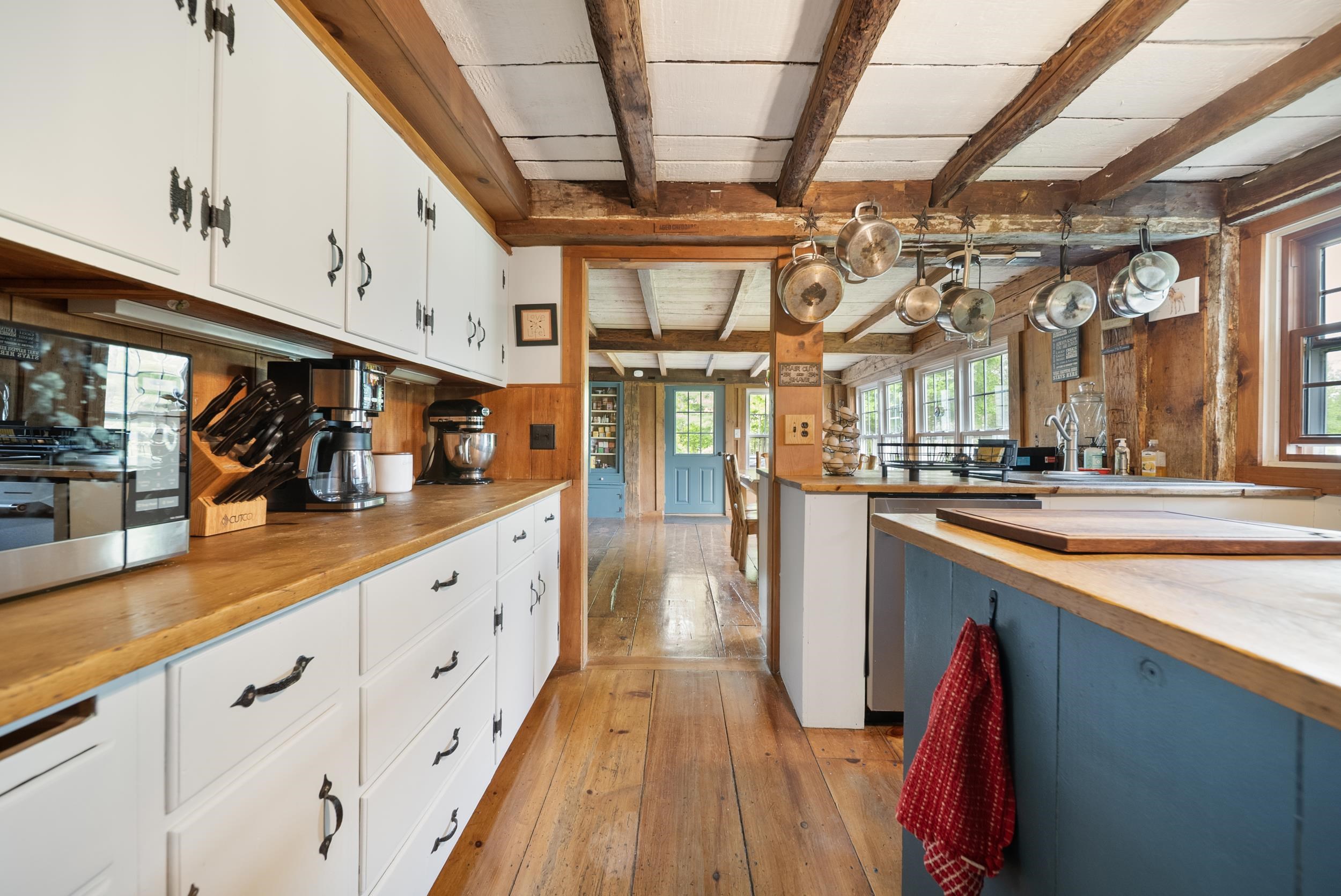 Francestown, New Hampshire, 03043, United States, 5 Bedrooms Bedrooms, ,4 BathroomsBathrooms,Residential,For Sale,1827172