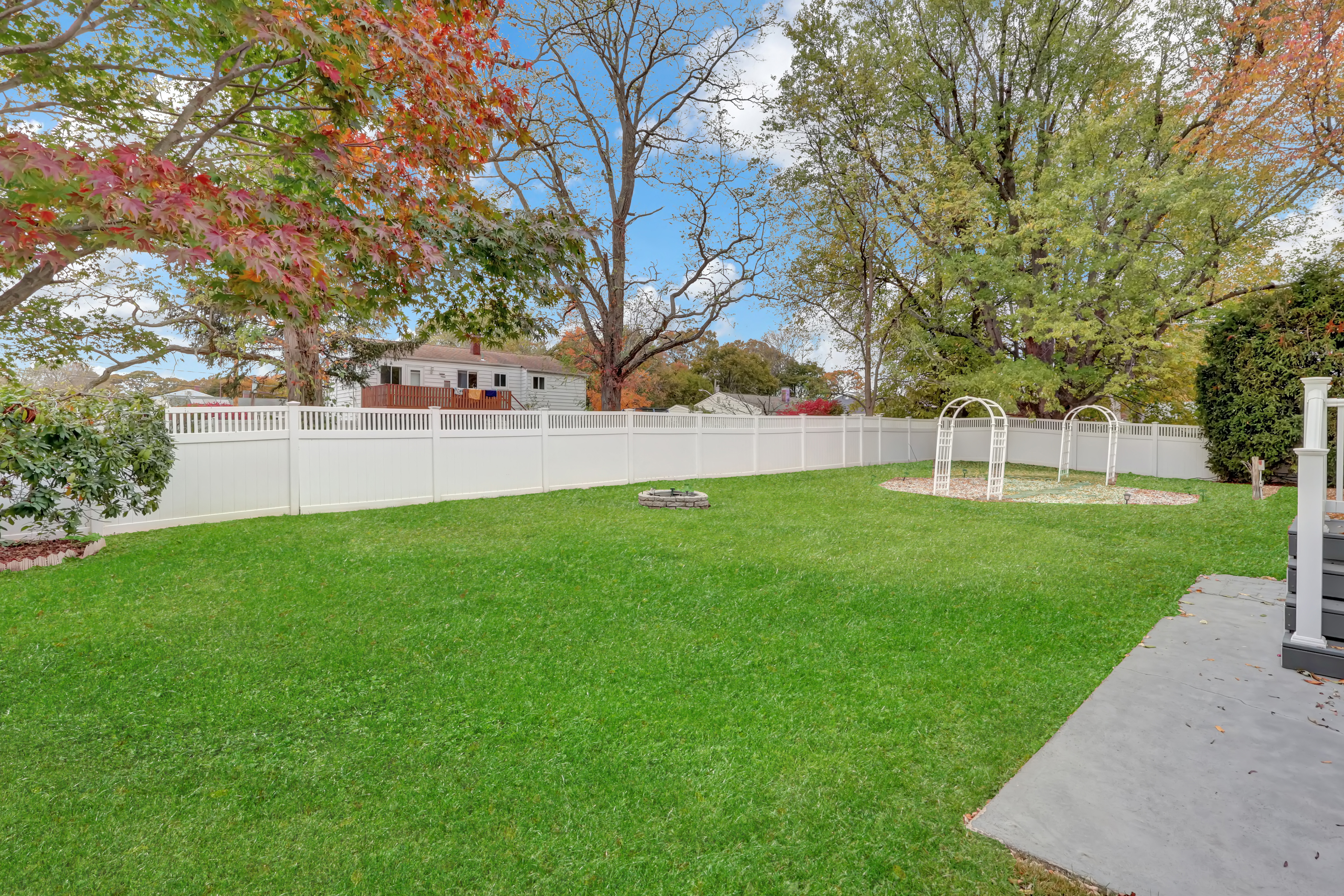 Selden, New York, 11784, United States, 2 Bedrooms Bedrooms, ,1 BathroomBathrooms,Residential,For Sale,1976692