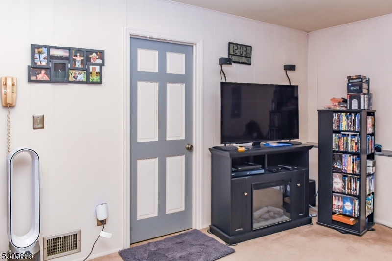 Mount Olive Twp., New Jersey, 07836, United States, 4 Bedrooms Bedrooms, ,2 BathroomsBathrooms,Residential,For Sale,1987785