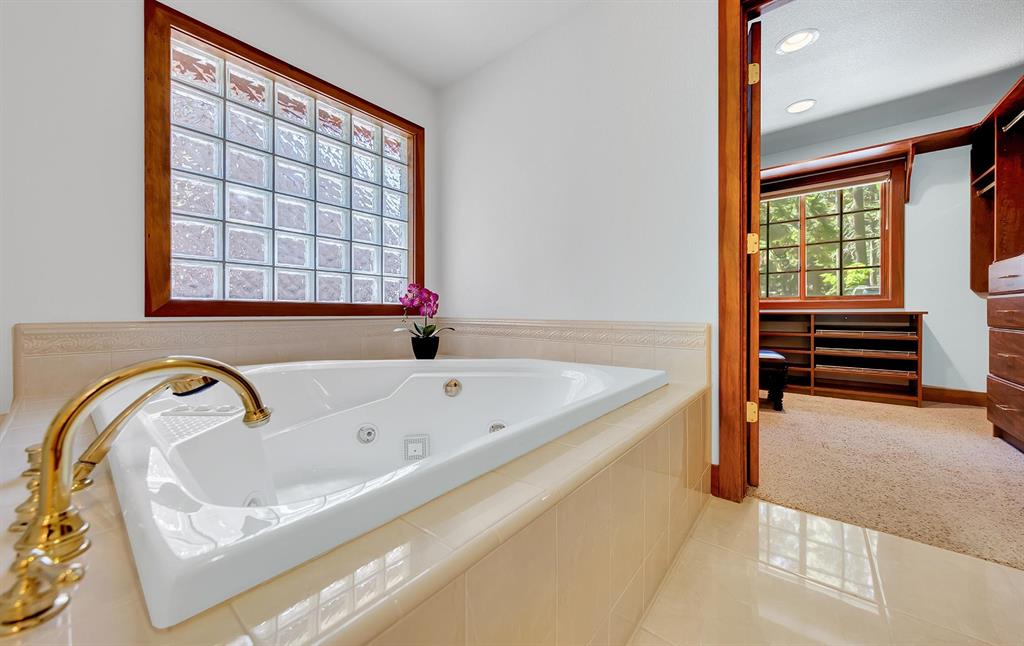 Lake Almanor West, California, 96020, United States, 4 Bedrooms Bedrooms, ,4 BathroomsBathrooms,Residential,For Sale,1907514