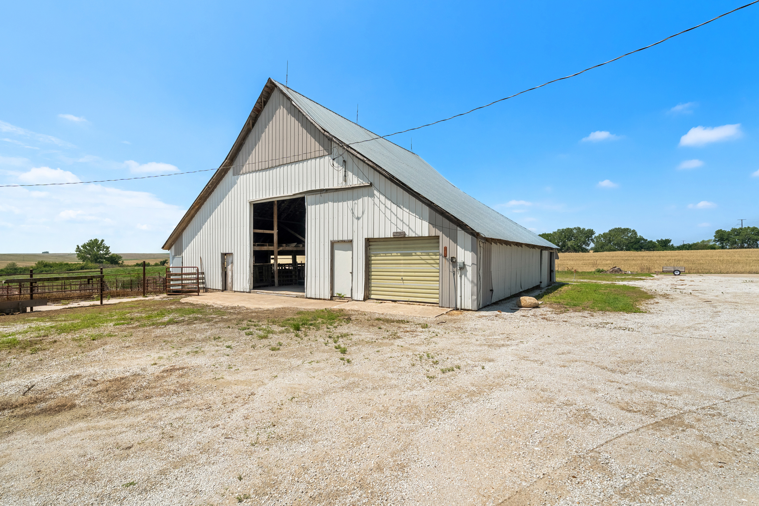 Centralia, Kansas, 66415, United States, 8 Bedrooms Bedrooms, ,4 BathroomsBathrooms,Residential,For Sale,1849924