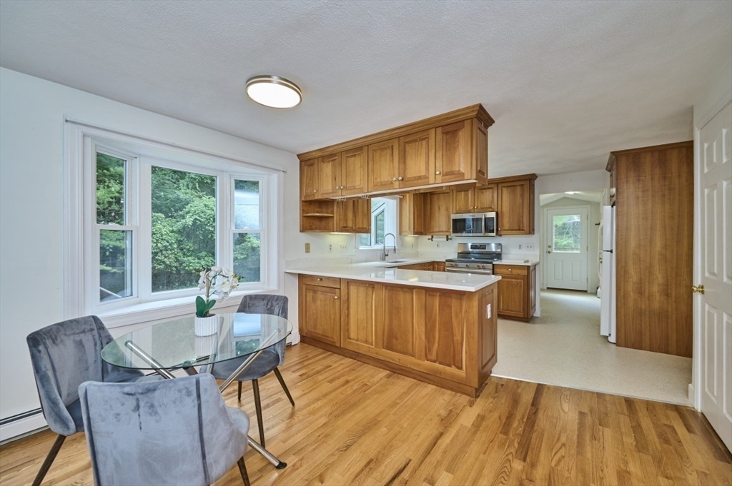 Rowley, Massachusetts, 01969, United States, 4 Bedrooms Bedrooms, ,3 BathroomsBathrooms,Residential,For Sale,1867579