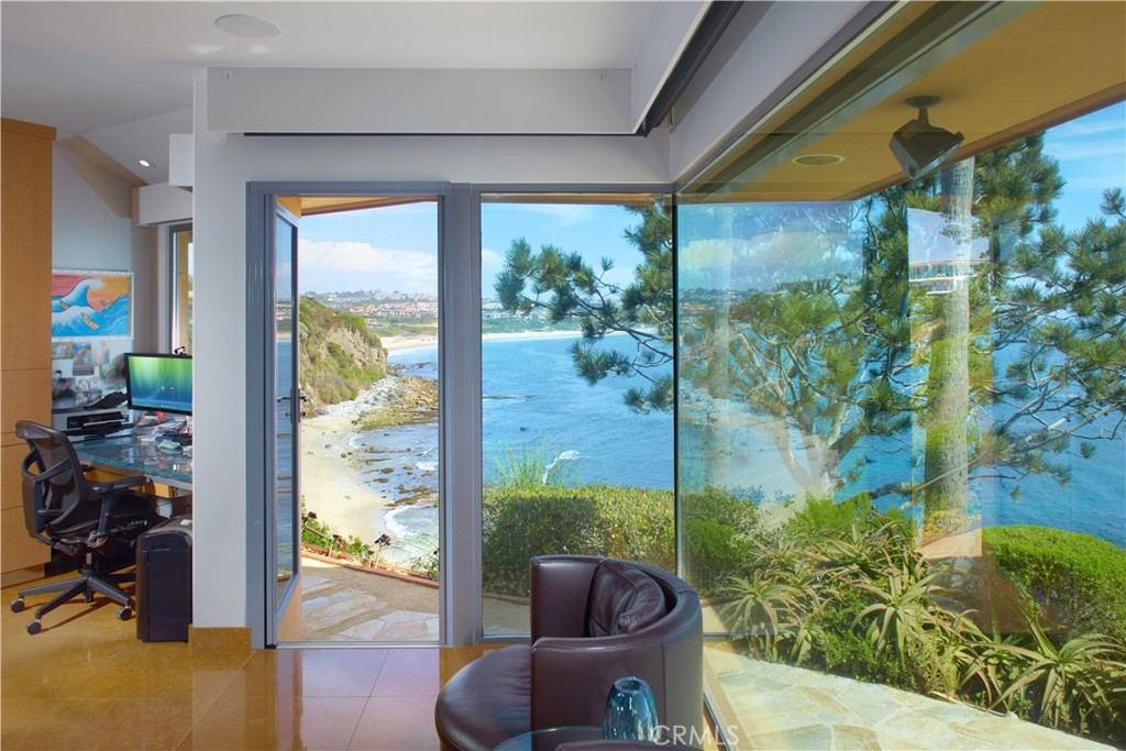 111 S La Senda Drive, Laguna Beach, California, 92651, United States, 4 Bedrooms Bedrooms, ,7 BathroomsBathrooms,Residential,For Sale,111 S La Senda Drive,1625085