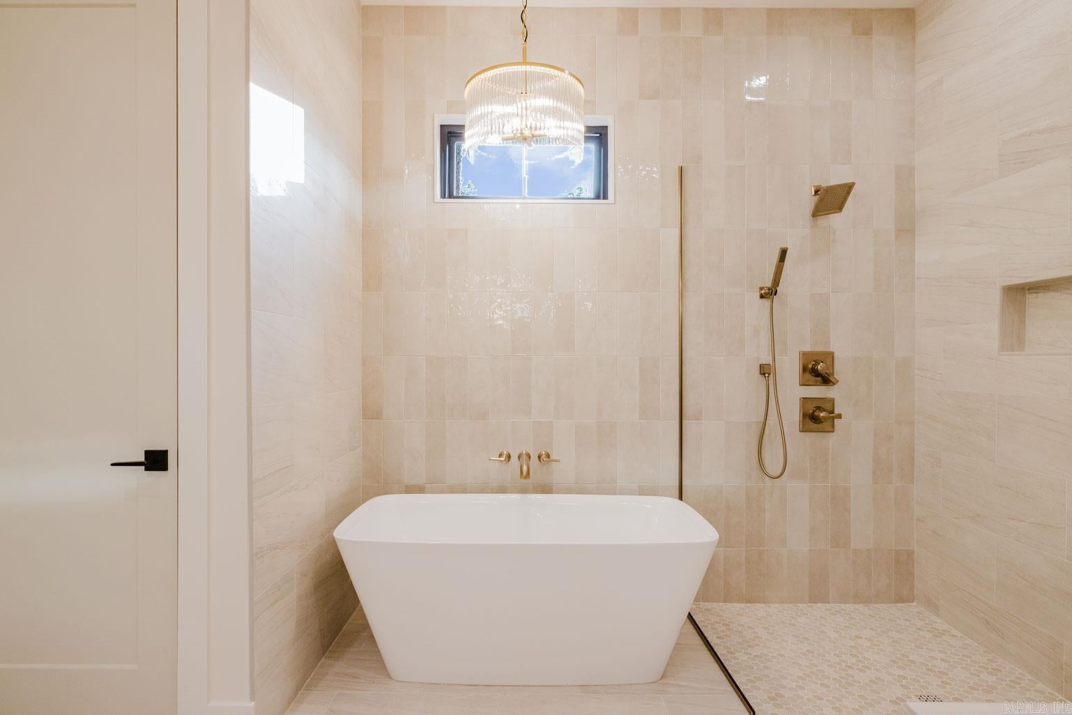 Benton, Arkansas, 72019, United States, 4 Bedrooms Bedrooms, ,4 BathroomsBathrooms,Residential,For Sale,2005771